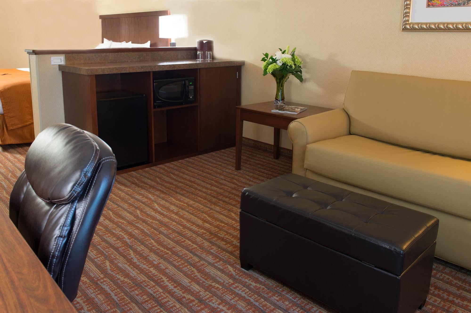 Phoenix Inn Suites - Юджин Экстерьер фото